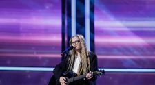Românii au talent, 3 aprilie 2026. Taisa Silaghi a învățat singură chitara și a cântat, pe scena talentelor, „California Dreamin'”! Vocea ei a răsunat în inimile tuturor: „Mi-a plăcut la nebunie!”