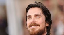 Christian Bale, într-o zi normală a vieții sale. Cum a fost surprins alături de fiul său
