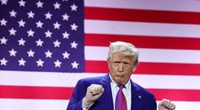 Donald Trump vrea să lanseze un smartphone auriu „Made in USA”. Cum arată, cât costă și de ce spun experții că nu poate fi fabricat în America