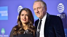 Salma Hayek, ofensată de oamenii care susțin că s-a măritat din interes
