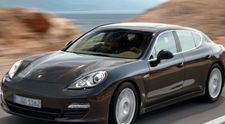 (P) Visezi la un Porsche Panamera. Dar știi cât te costă asigurarea RCA?