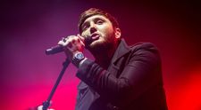 James Arthur, autoizolat într-o casă de lux. Cum arată imbobilul dotat cu piscină interioară, sală de jocuri și studio 
