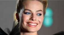 Rochia lui Margot Robbie de la BAFTA care a împărțit internetul în două: ”Este ca o spălătorie de mașini”
