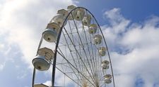 Un cuplu, surprins în ipostaze interzise la un festival celebru de muzică! Ce au făcut în roata panoramică