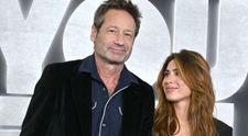 David Duchovny, prima apariție pe covorul roșu alături de iubita lui. Cine este tânăra cu 33 de ani mai tânără decât el