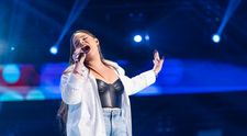 Vocea României 2024, 4 octombrie. Briana Vîlcu a făcut senzație pe scenă, la doar 18 ani: „Mă bucur tare că ai cântat piesa asta la Vocea României” Lupta s-a dat între Irina Rimes și Horia și Theo Rose. Ce echipă a ales concurenta