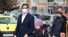 Președintele Macedoniei de Nord a condus la școală o fetiță de 11 ani, după ce aceasta a fost victimă a bullying-ului