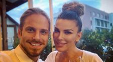 Alina și Ilan Laufer, imagine adorabilă cu gemenii lor. Cuplul a petrecut un weekend la munte