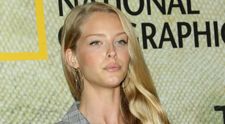 Iubita lui Patrick Schwarzenegger, aparitie sexy la premiera unui film. Cu ce s-a imbracat