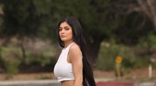 Kylie Jenner a dezvaluit numele fiicei sale. Proaspata mamica a publicat si prima fotografie cu micuta