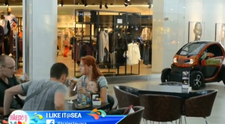 Buhnici, la plimbare cu masina prin mall