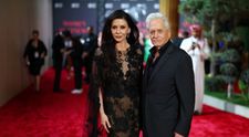 Zvonuri de divorț la Hollywood: Catherine Zeta-Jones își trăiește a doua tinerețe, iar Michael Douglas se teme că o va pierde definitiv la 81 de ani
