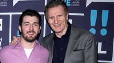 Fiul lui Liam Neeson și-a cerut iubita în căsătorie. Cum arată și cu ce se ocupă viitoarea noră a starului din „Taken”