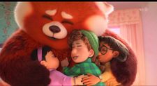 „Roșu aprins”, un film distractive și educativ despre relația mamă-fiică, un roller-coaster emoțional