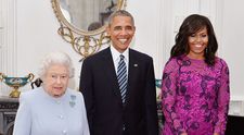 Michelle Obama explică de ce a încălcat protocolul la întâlnirea cu Regina
