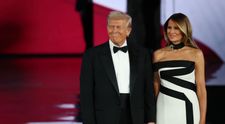 Toți ochii pe Melania! Prima Doamnă a Americii, exemplu de rafinament și eleganță la balul de inaugurare a lui Donald Trump