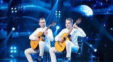 Dragoș și David Tudor, tată și fiu, au oferit o interpretare emoționantă la chitară. Juriul le-a oferit fără ezitare 4 de DA