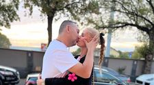 Andreea Bănică și soțul, la fel de pasionali după 28 de ani împreună. Cum arătau la începutul relației
