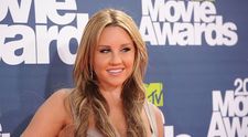 Amanda Bynes, idolul adolescenților în anii 2000, a fost plasată în arest psihiatric. Cum a fost găsită pe stradă