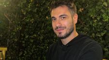 Alex Pițurcă, surprins în compania unei blonde misterioase. A așteptat-o o oră în mașină, fără niciun comentariu. Ce au făcut cei doi când s-au întâlnit în acea zi