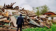 Sondaj: 1 din 3 români se teme aproape zilnic de un război sau un dezastru natural