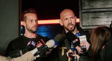 Incident sângeros acasă la frații Tate. Un bărbat a fost înjunghiat de un individ care a încercat de două ori să intre pe proprietatea milionarilor