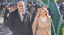 Cât costă paltonul purtat de Elena Lasconi în ziua alegerilor prezidențiale! Ținuta candidatei la președinție a atras atenția tuturor