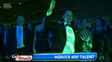 Talentul e molipsitor? Catalin Maruta si-a demonstrat abilitatile muzicale, sub privirile ingrozite ale Andrei. Reactia amuzanta a cantaretei