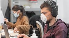 Ar putea o banală răceală să ne ofere imunitate față de Covid-19?