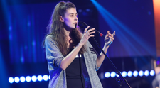 Românii au talent 2020: Andreea Secrieriu, voce caldă și o prezență timidă