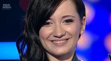 Fata cu saxofonul: Si sexy, si talentata. A renuntat la straiele populare si a aratat de ce este in stare