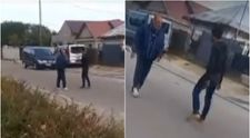 Caz șocant în Râmnicu Sărat! Un bărbat a fost înjunghiat în plină stradă, de vecinul său. Scenele au fost filmate de mama victimei. VIDEO