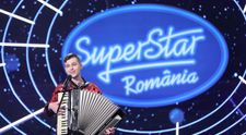 Andrei Șerban a făcut spectacol pe scena SuperStar cu o interpretare la acordeon. Raluka: „Ești absolut minunat!”