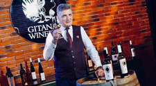 Sergiu Nedelea, gazda Wine Trips România, desemnat somelierul anului în cadrul Horeca Awards 2021
