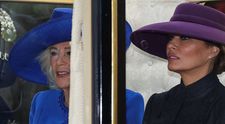 Cum s-a îmbrăcat Melania Trump la întâlnirea cu Familia Regală. A eclipsat-o pe Kate Middleton la capitolul eleganță