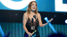 Olivia Wilde, apariție răvășitoare pe covorul roșu, la People’s Choice Awards