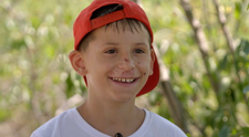 Visuri la cheie, 23 octombrie 2024. Deși are 11 ani, Georgică nu știe să citească. Moartea mamei i-a răpit copilăria și dreptul la educație: „Mai vorbesc cu tata și cu mama. Plâng după ei”