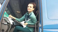 Are 22 de ani, e frumoasa foc si lucreaza ca sofer pe camion: 