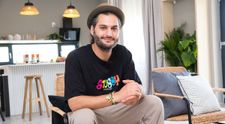 Omid Ghannadi e Moș Crăciun pentru o mamă cu 7 copii. „Am fost impresionat de când i-am cunoscut”