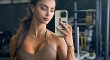 O celebră influenceriță de fitness, luată la rost de internauți după ce a pozat într-o ținută indecentă la Marele Budha, loc sacru din Thailanda