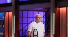MasterChef 2024, 30 septembrie. Victor Marțolea, constructorul care a făcut, deja, primul milion de euro, a gătit pară în vin. Cătălin Scărlătescu a fost, imediat, năpădit de amintiri: „E ca și cum m-ai adus în timp”