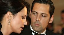 Andreea Marin, fara verigheta, doar cu suparari. Cum au asaltat-o paparazzii pe vedeta, la sosirea in tara: VIDEO
