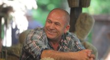 A vorbit de multe ori despre ea, dar a preferat sa o tina ascunsa de ochii lumii. Cum arata sotia lui Nea Rata