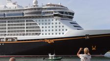 Martorii dezvăluie ce-au văzut înainte de căderea îngrozitoare a fetiței de 5 ani de pe vasul de croazieră Disney Dream
