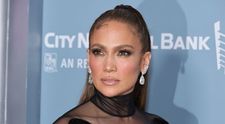 Jennifer Lopez, în lenjerie întimă printre așternuturi. Fanii au rămas impresionați: 