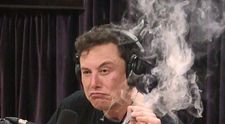 Elon Musk, gest controversat! A fumat, în direct, un trabuc cu marijuana
