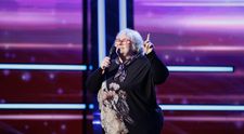 Românii au talent, 23 ianuarie 2026. Mama Velio a ridicat juriul în picioare și a emoționat până la lacrimi. Și-a îndeplinit dorința de a cânta pe scenă, după ce părinții i-au interzis să își urmeze visul de a fi artist: „A venit pentru sufletul ei”