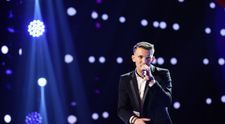 Românii au talent 2022: Urbanu a venit îmbrăcat la costum și a început să cânte rap: 