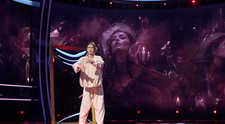 Românii au talent, 8 mai 2026, prima semifinală LIVE. Theo Focșăneanu a încheiat seara apoteotic și a ridicat juriul în picioare. Mihai Bobonete este convins că va ajunge în finală: „Ați păstrat ce e mai bun la final