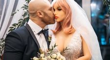 Culturistul Yuri Tolochko a rămas fără păpușa gonflabilă care i-a devenit soție luna trecută, după ce aceasta s-a stricat